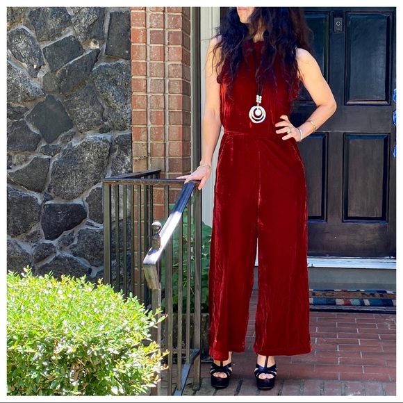 #06 ABSOLUTELY FABULOUS HALTER VELVET JUMPSUIT - Picture 5 of 11